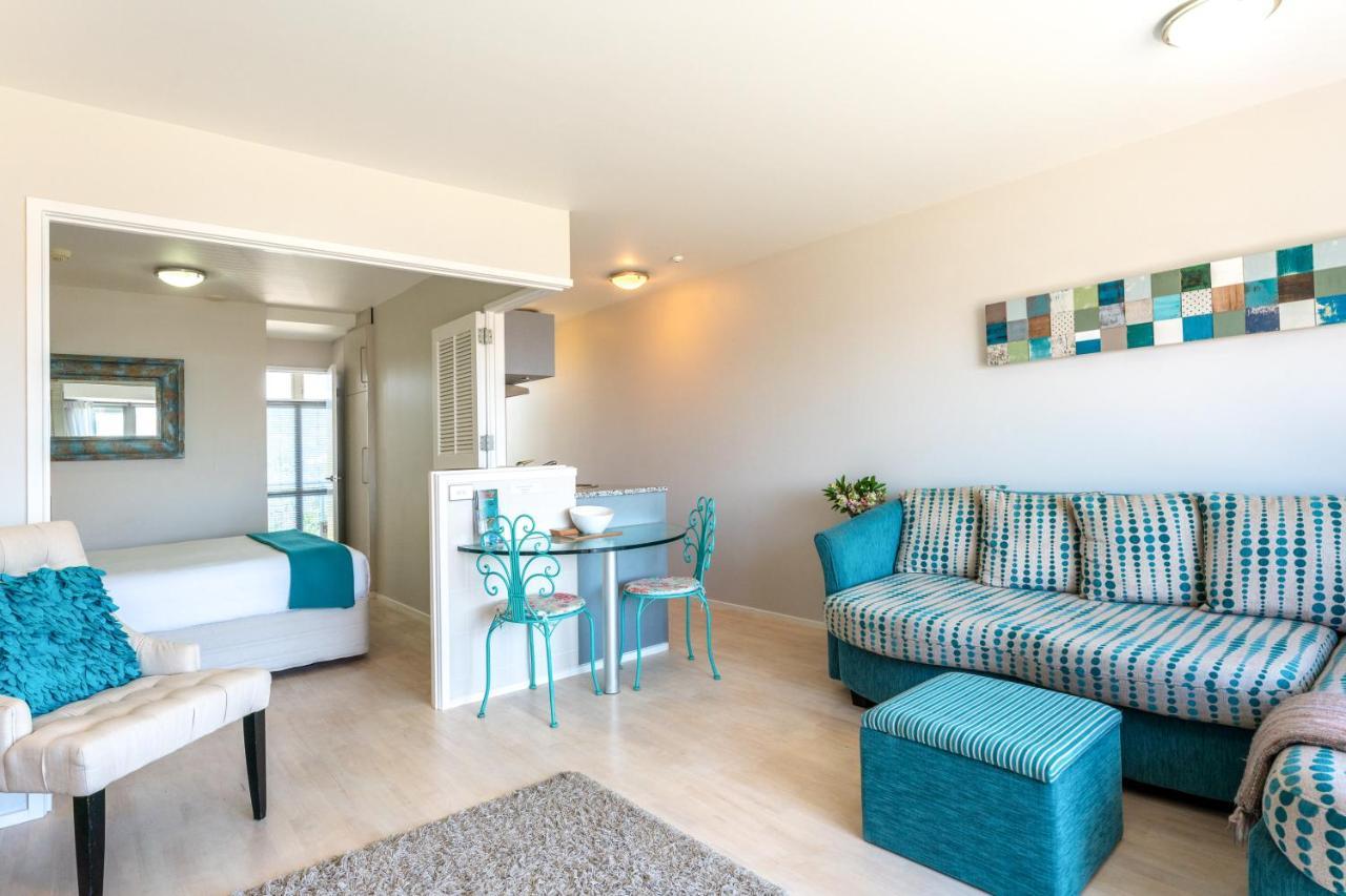 Oneroa Bay Villas エクステリア 写真
