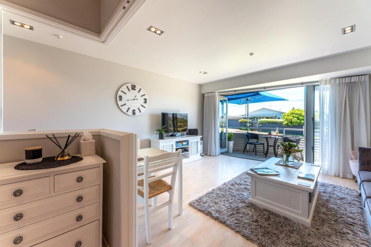 Oneroa Bay Villas エクステリア 写真