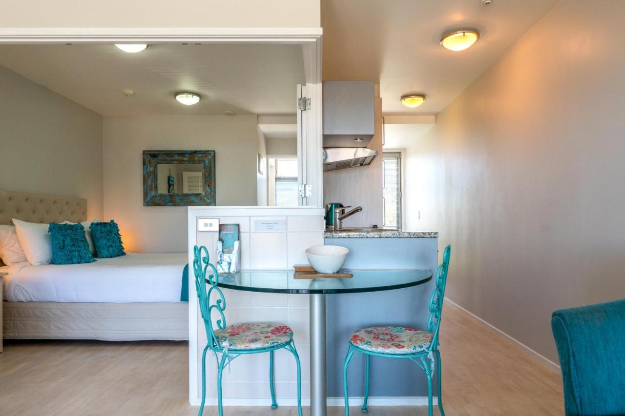 Oneroa Bay Villas エクステリア 写真